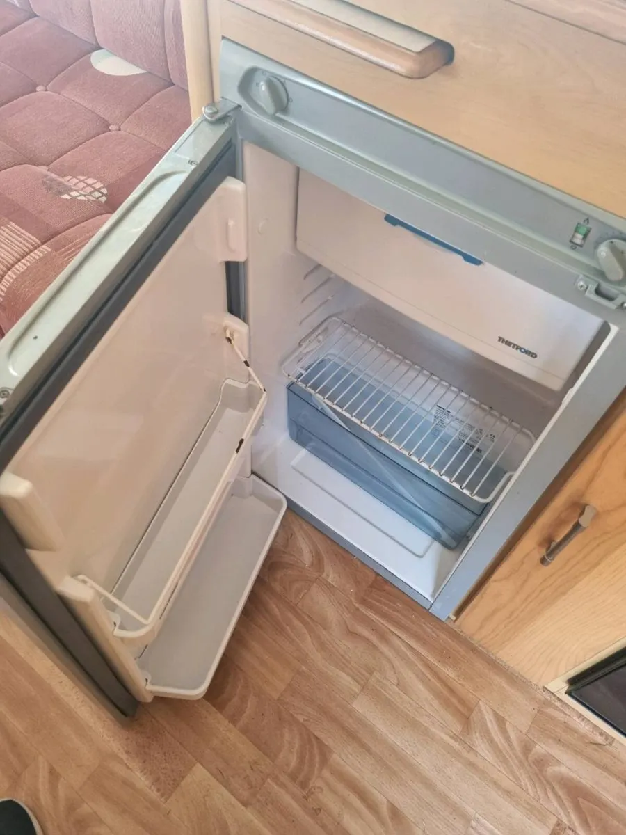 6 Berth Caravan - Image 4