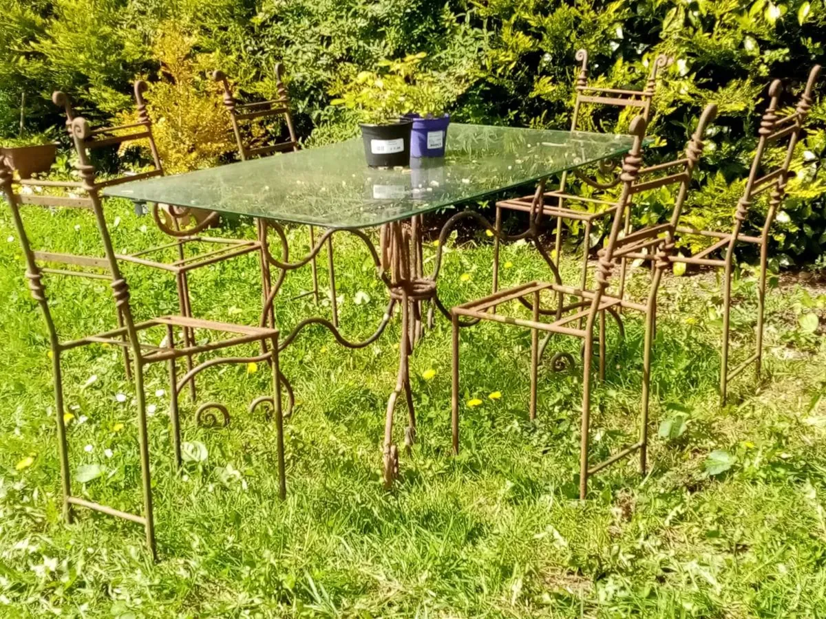Iron table set - Image 1