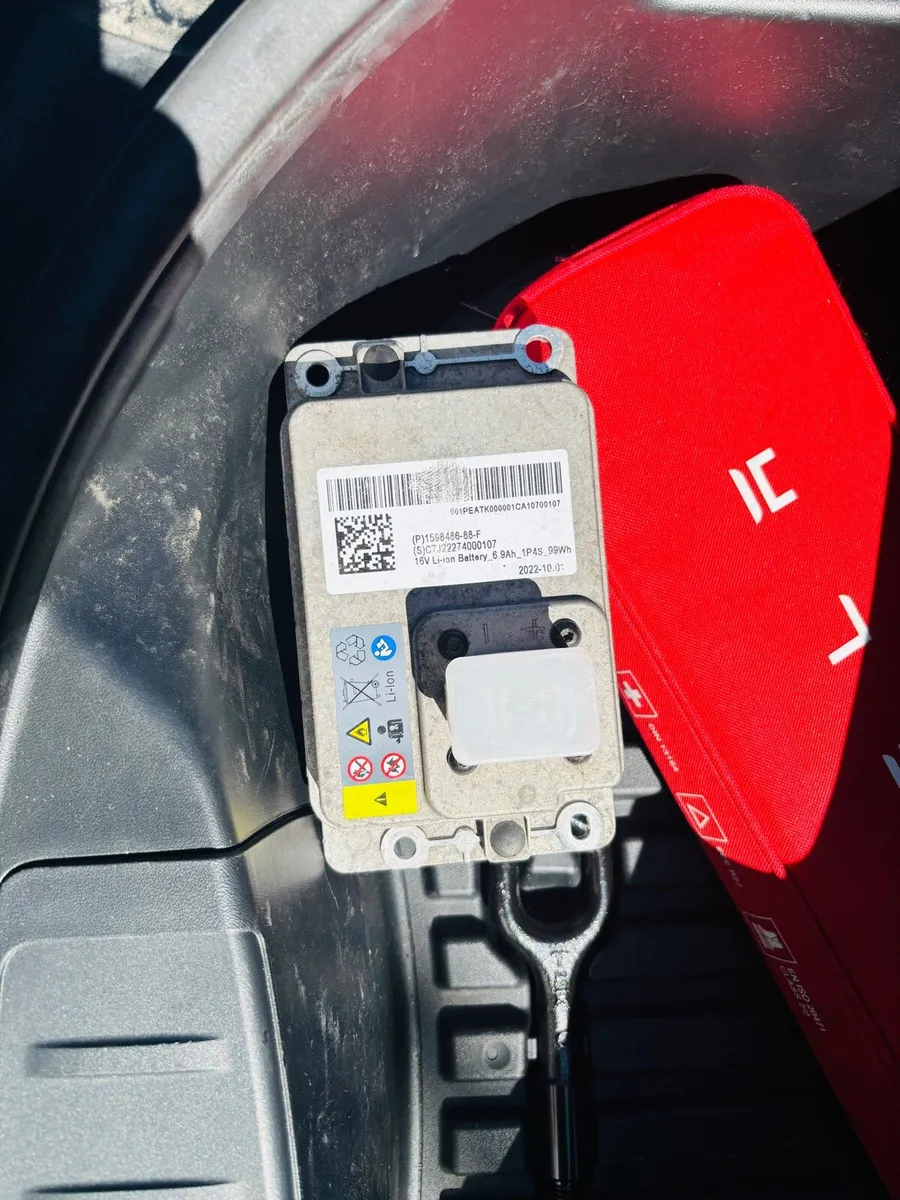 Low Voltage battery 16V  for Tesla 3 or Y - Image 3