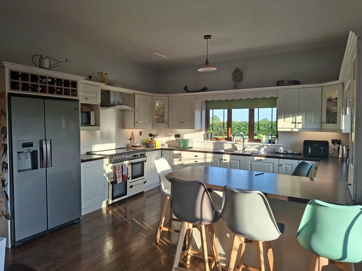 Kitchen Units - Image 1
