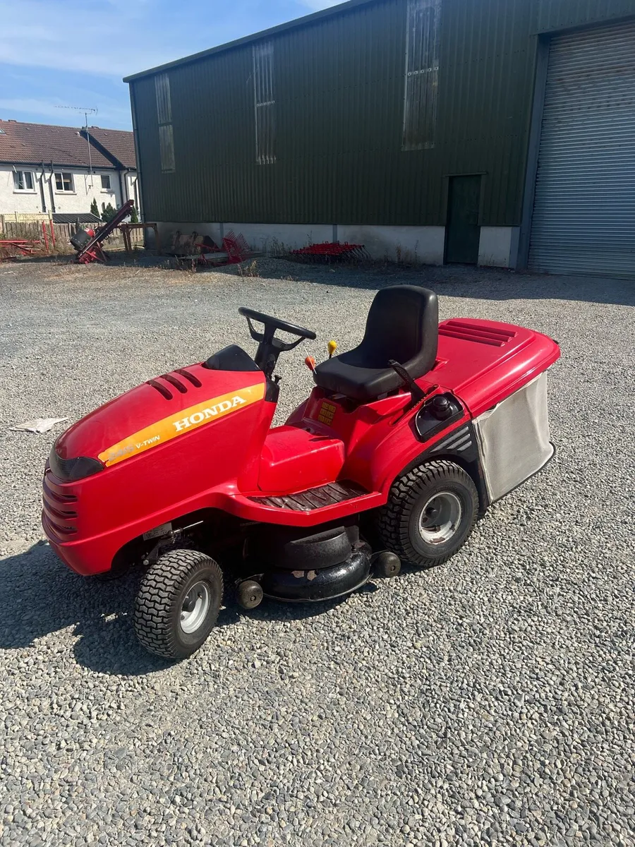 HONDA HF2415 RIDE ON MOWER - Image 1