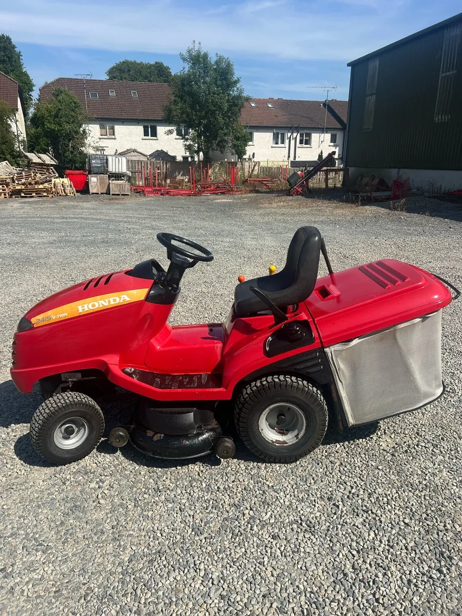 HONDA HF2415 RIDE ON MOWER - Image 2