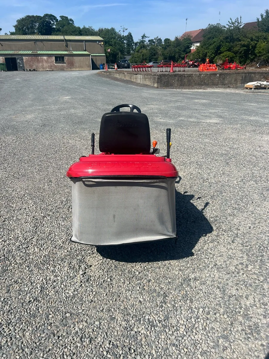 HONDA HF2415 RIDE ON MOWER - Image 4