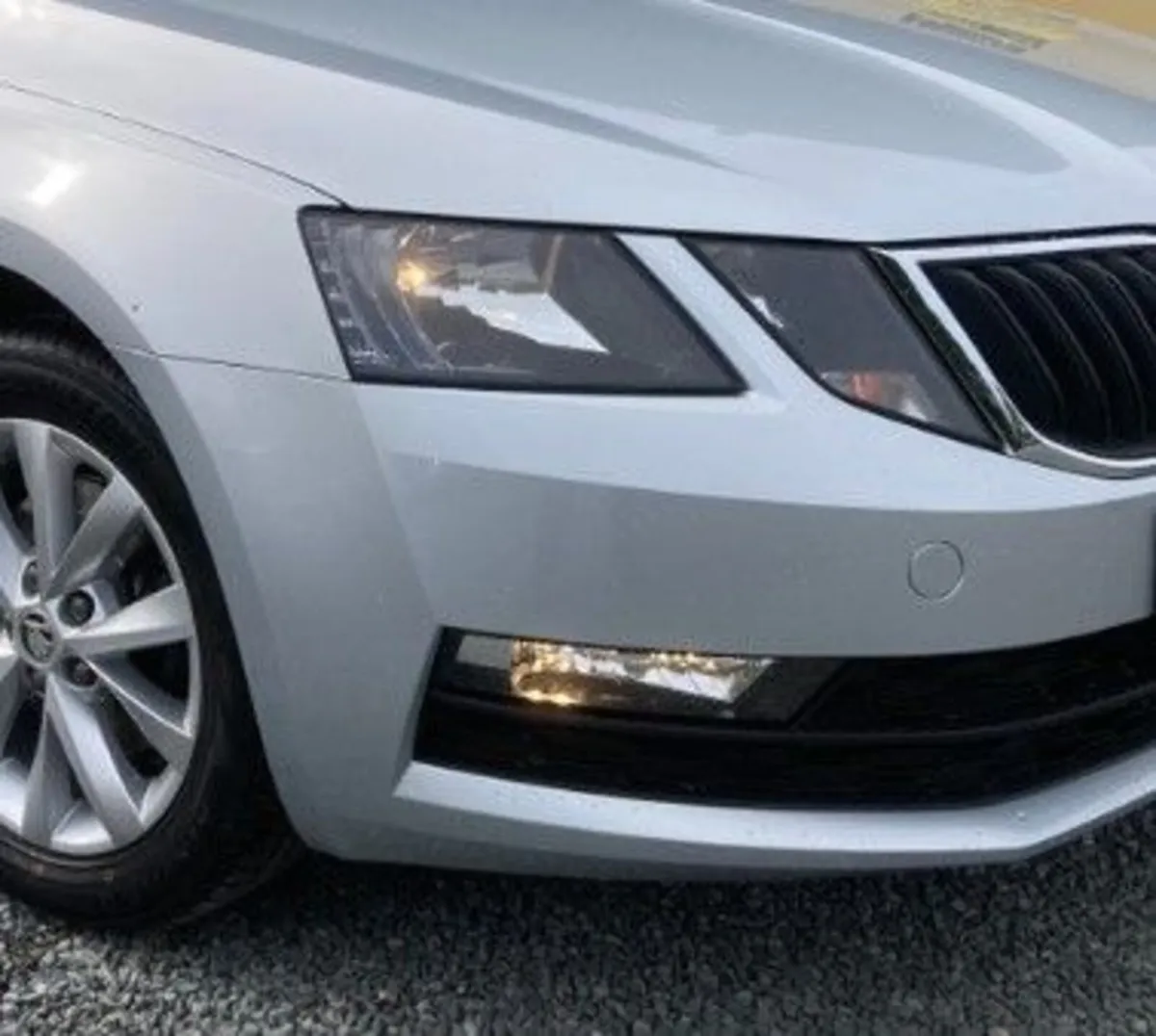 Skoda Octavia Right Front Fog Light - Image 1