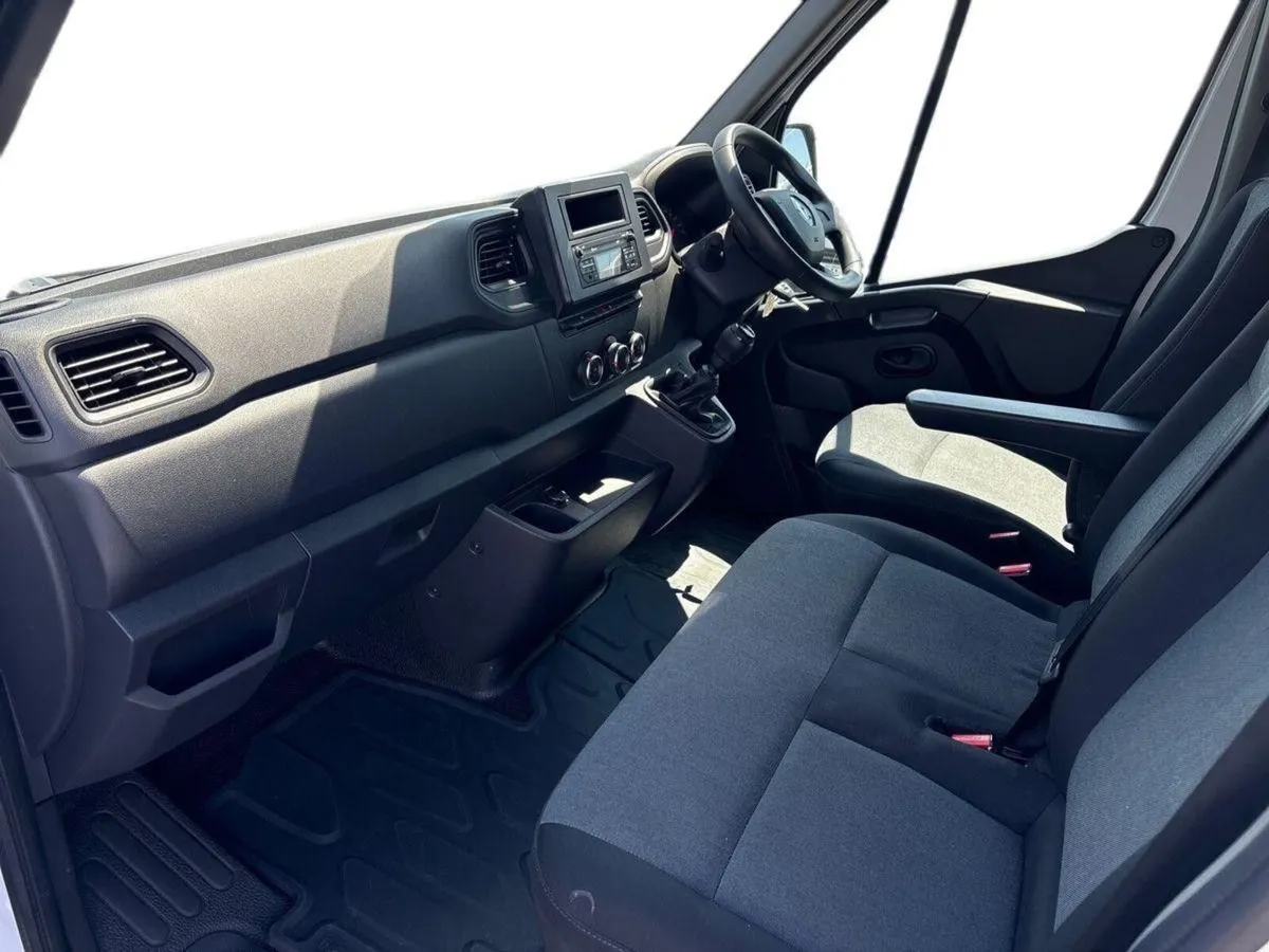 Renault Master - Image 3