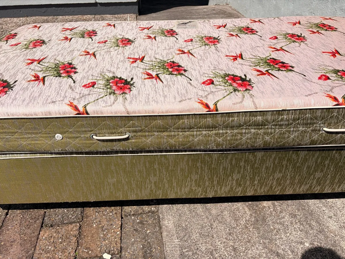 Bed base & mattress - Image 1