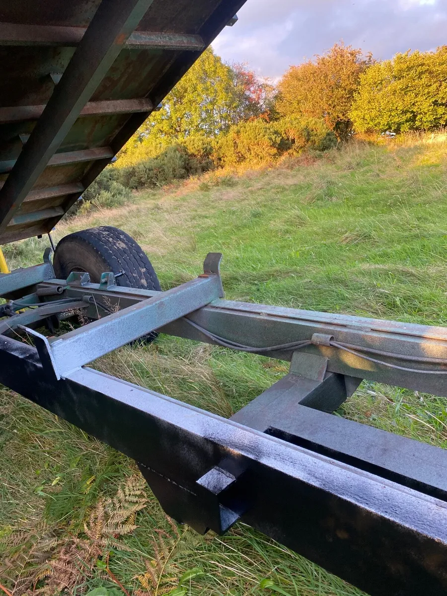Trailer - Image 4