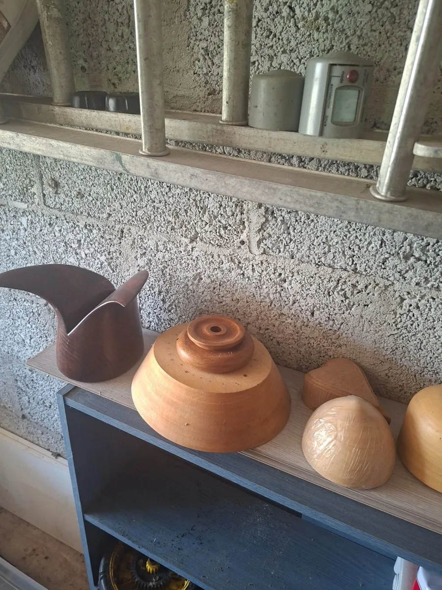 Milliner hat blocks etc - Image 1