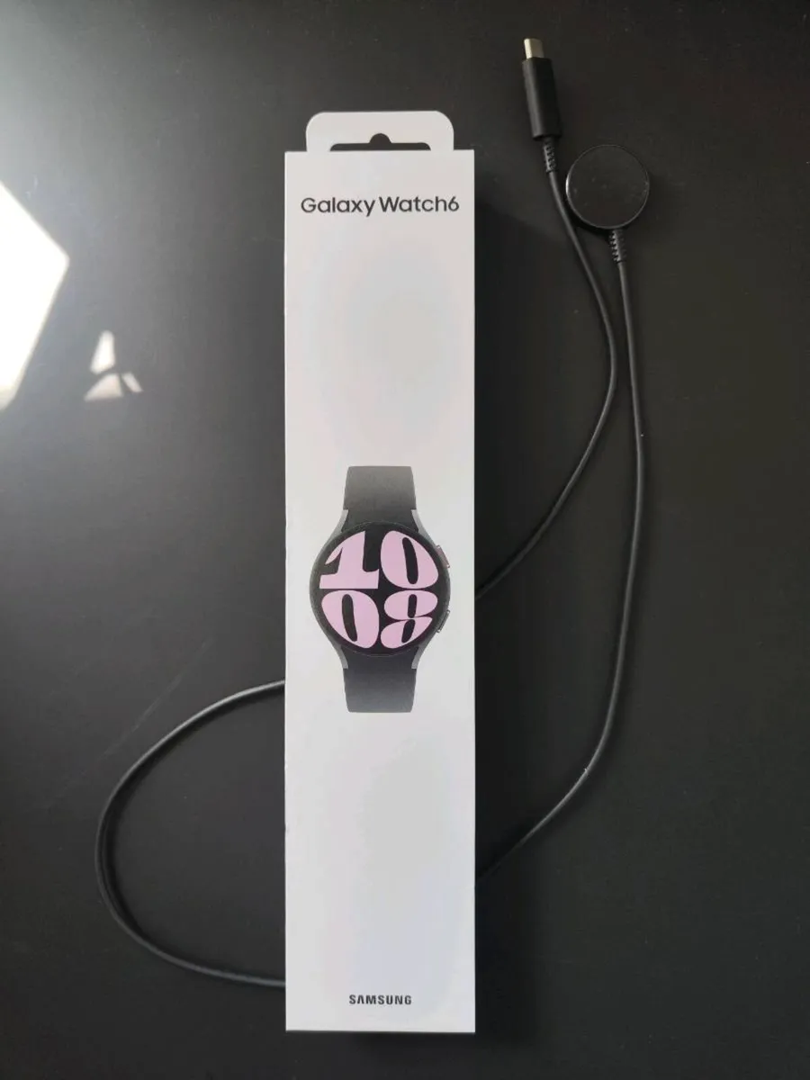 Samsung Galaxy Watch6 LTE 40mm - Image 1