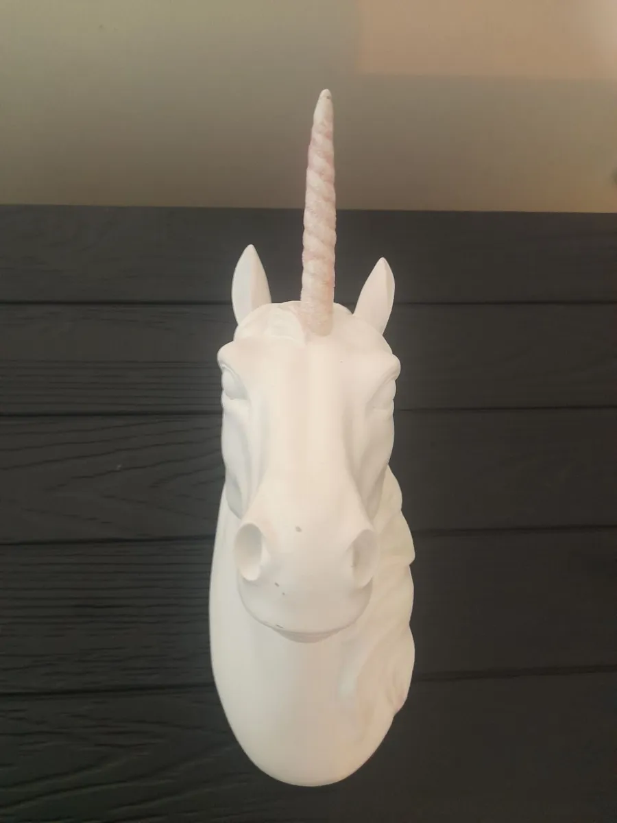 Heart shelf and unicorn head wall mount - Image 3