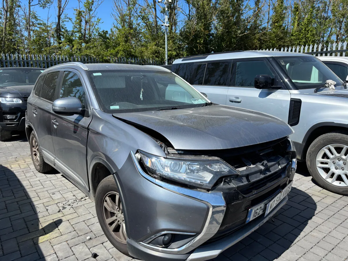 16 Outlander 2.2 Diesel 4WD 200km Starts - Image 2
