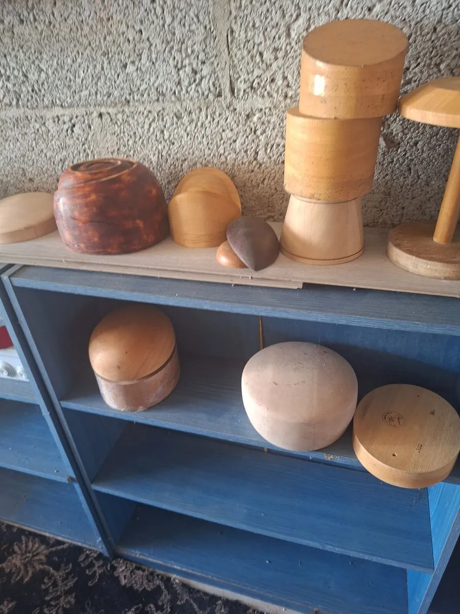 Milliner hat blocks etc - Image 3
