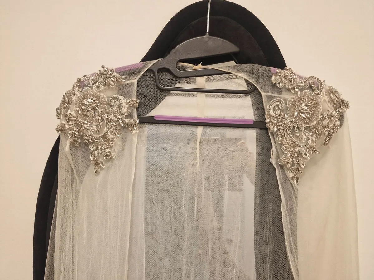 Wedding cape - Image 2