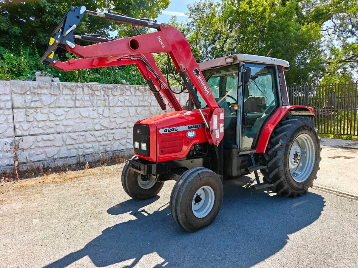 Massey Ferguson 4245 - Image 1