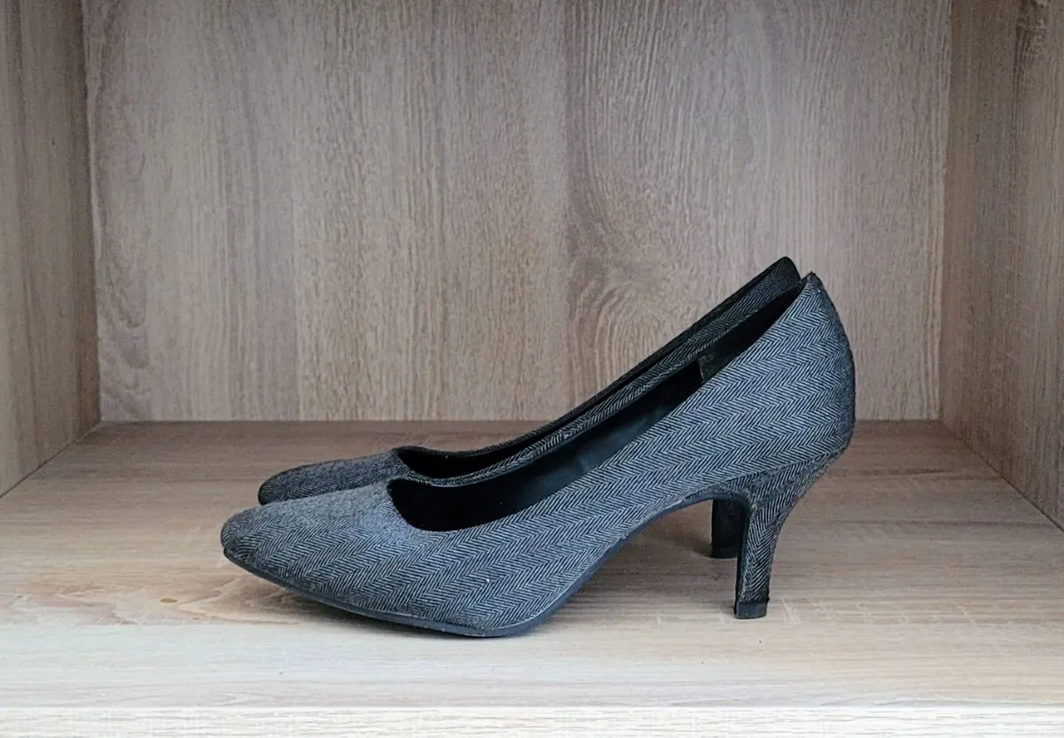 Herringbone Pattern High Heels - Image 2