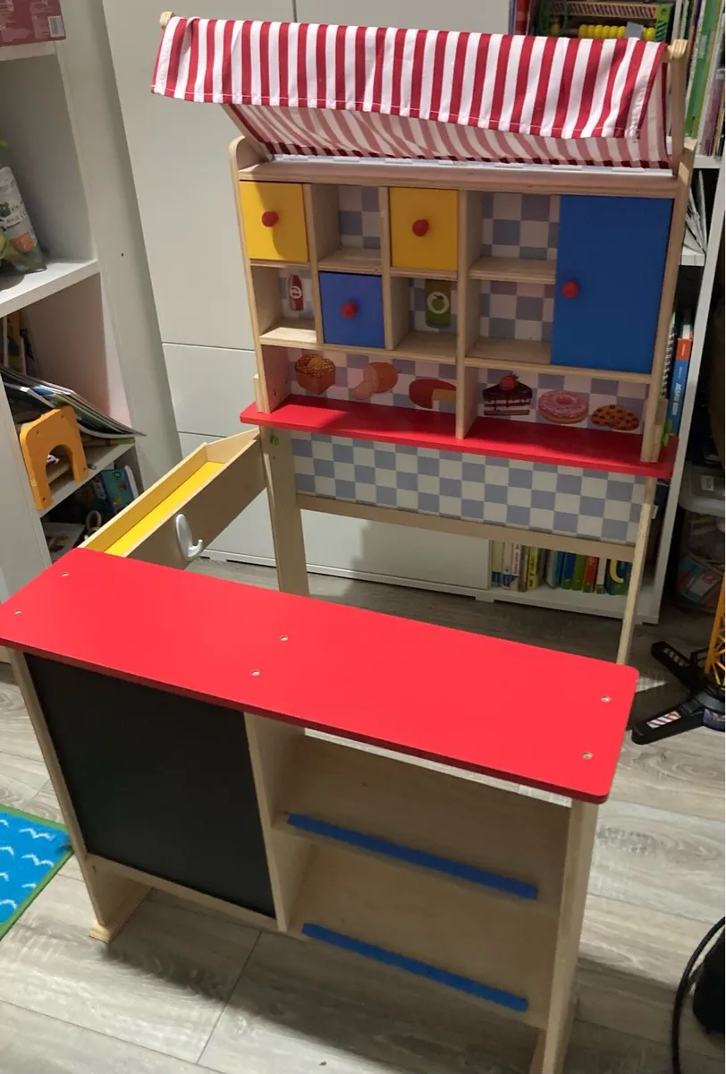 Wooden Play Shop/Market - with lots of accessories - Image 2