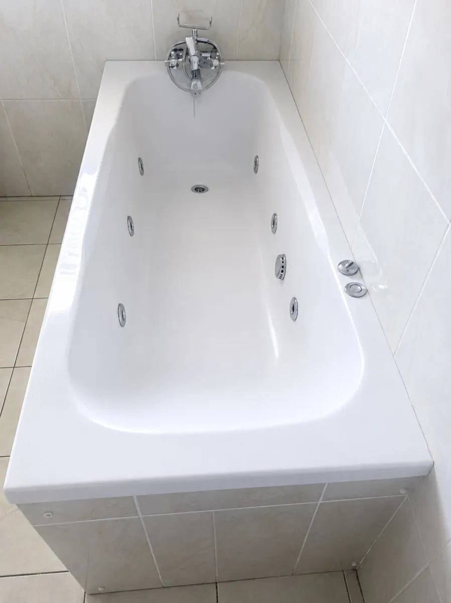 Jacuzzi Bath - Image 2