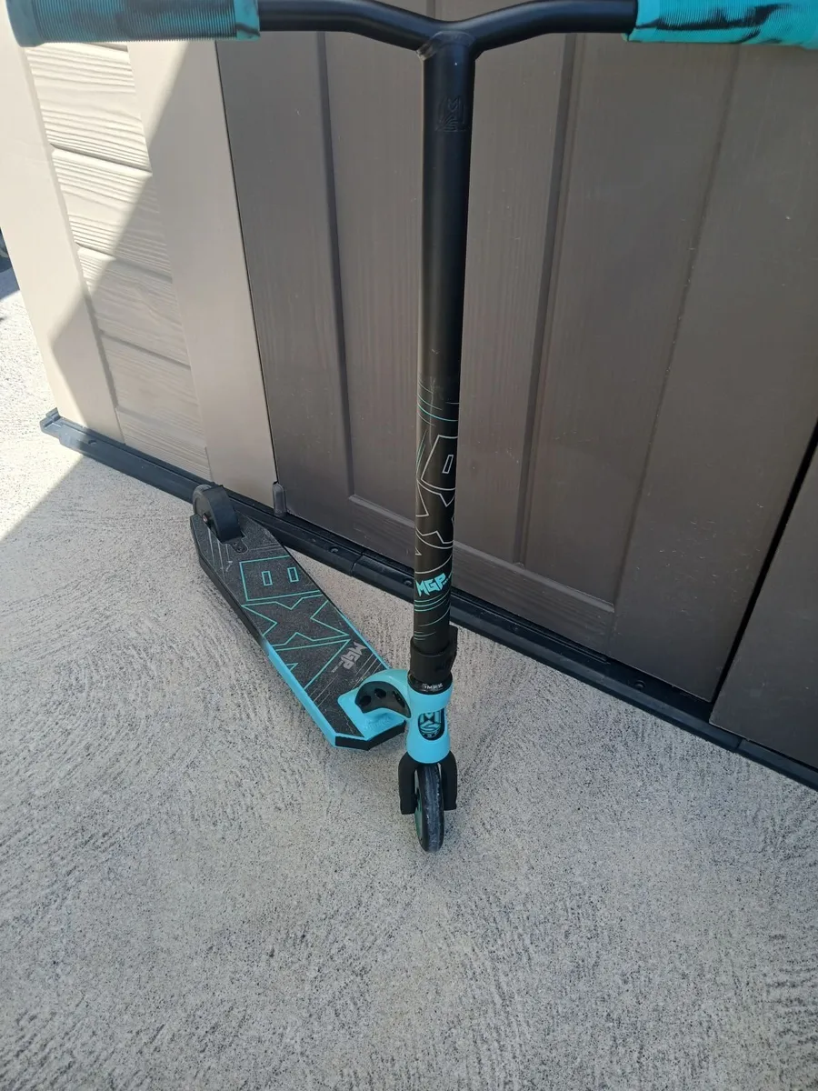 Kids Stunt Scooter - Image 1