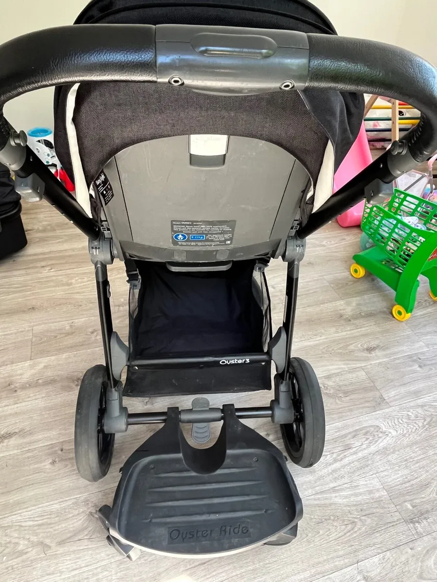 Oyster 3 Stroller and bassinet - Image 4
