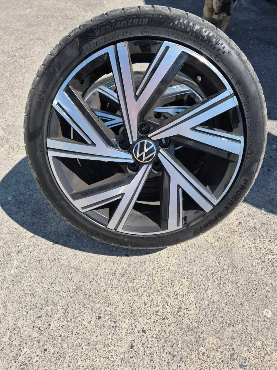 Car wheels - Image 1