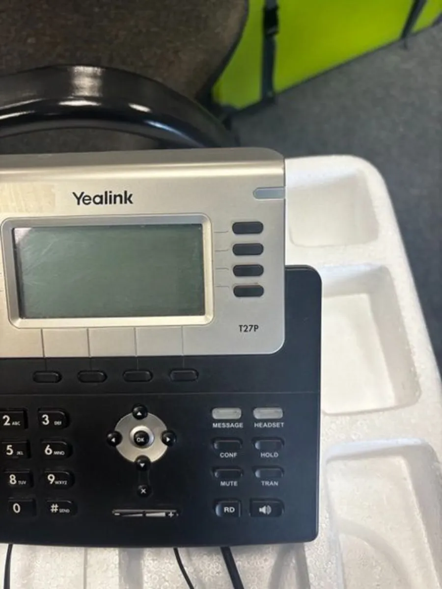 2 x  Yelling T21P E2 Phones and 12 x T21P phones - Image 3