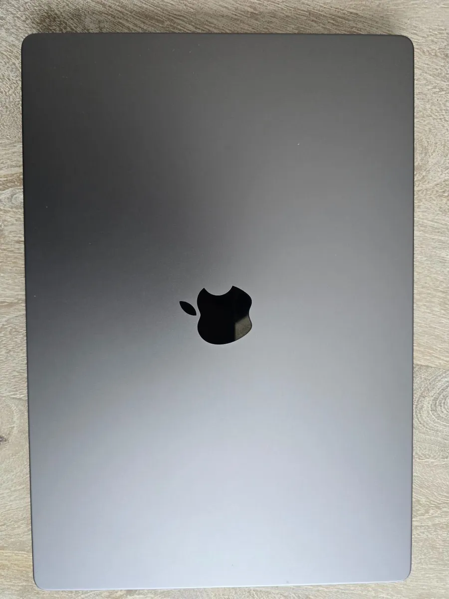 Apple MacBook Pro 16-inch M1 Pro - Image 4