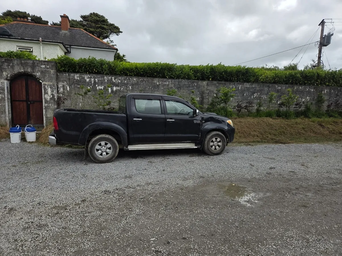 Toyota Hilux 2009 - Image 1