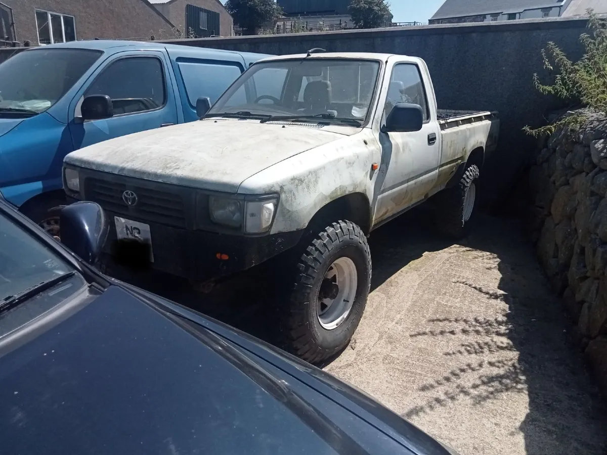 Toyota Hilux 1997 - Image 1