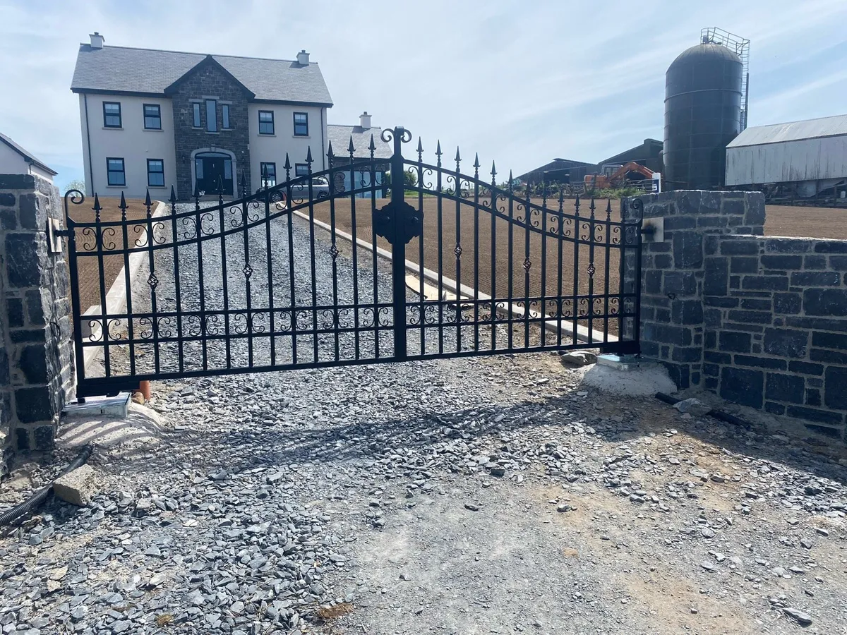 Entrance wrought Iron Gates - Image 3
