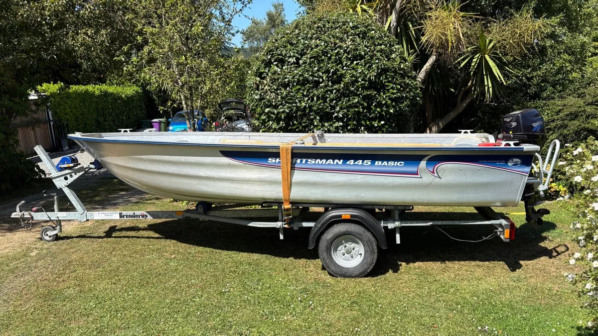 Aluminum Sportsman 445 - Image 1