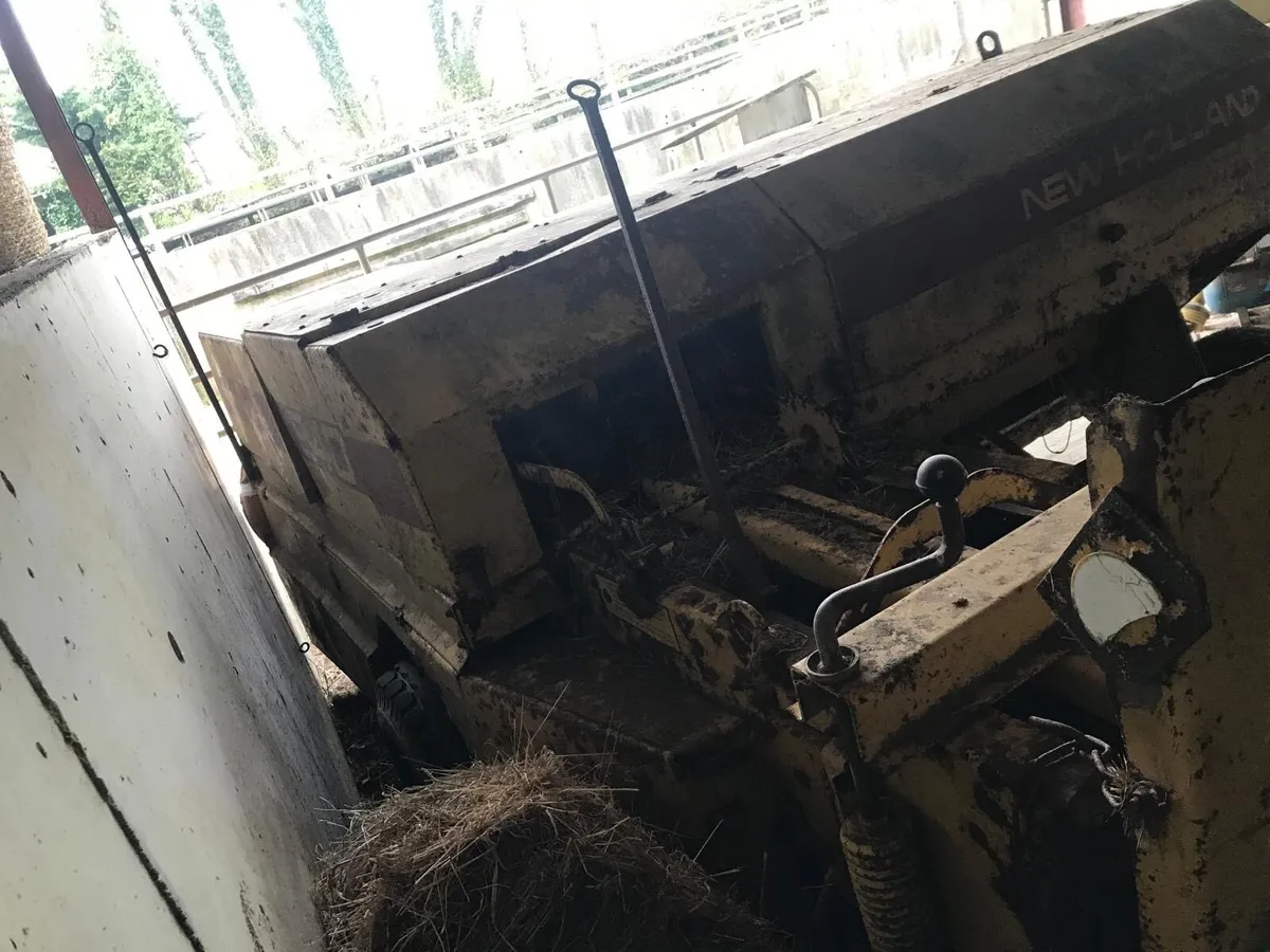 New Holland 940 Square Baler - Image 2