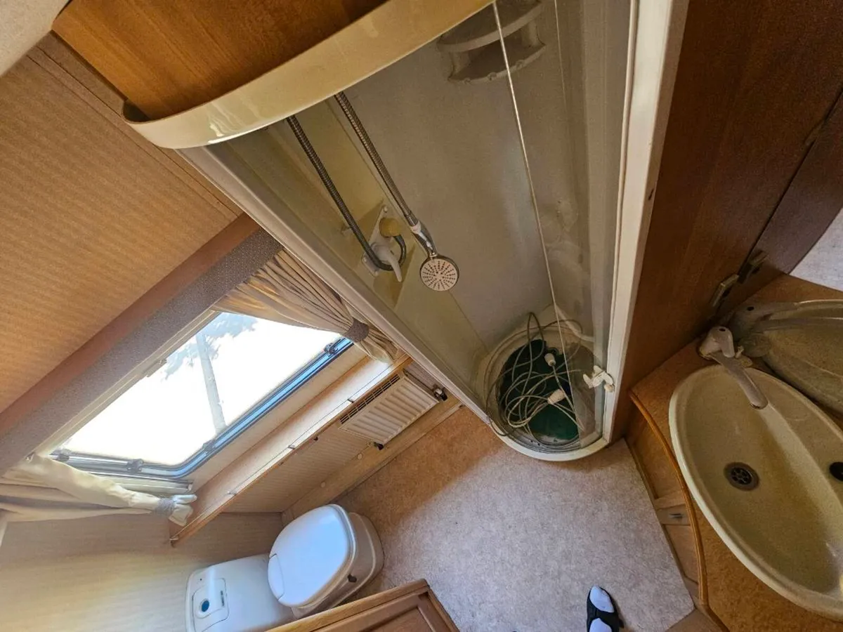Caravan - Image 4