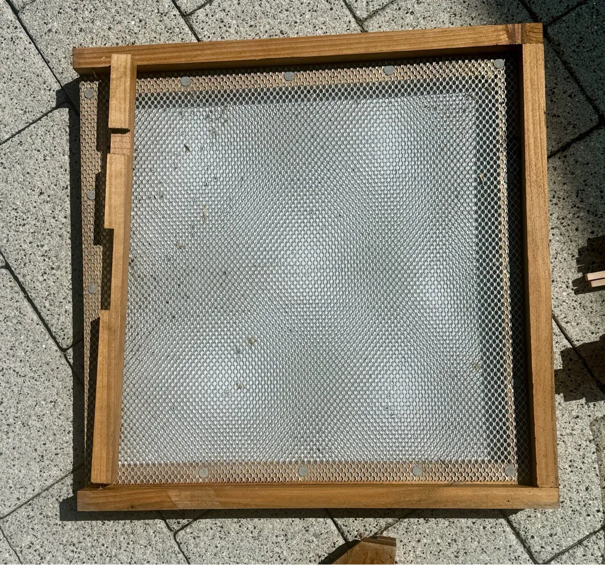 New Bee Hive - Image 4
