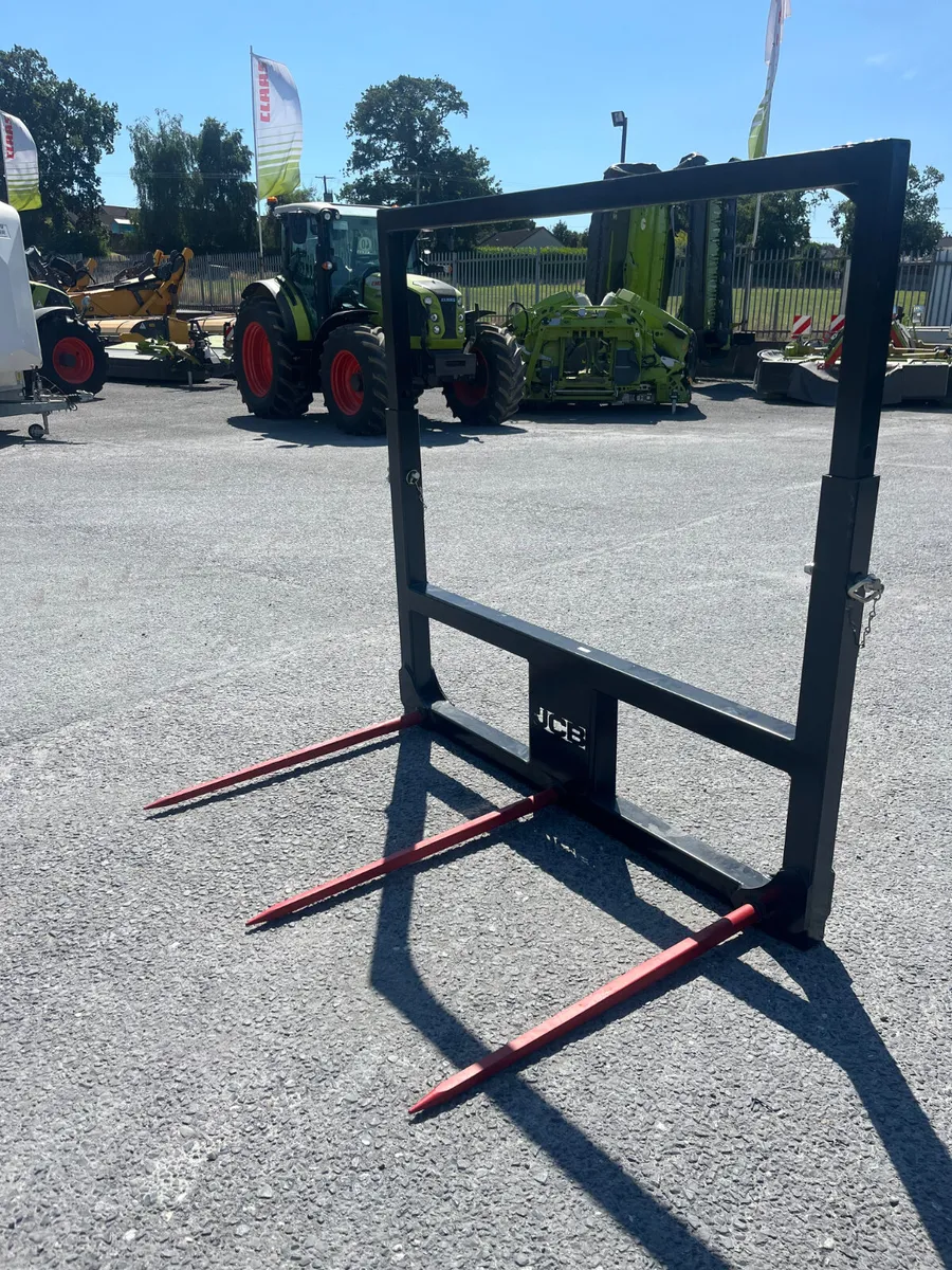 Bale handler - Image 1