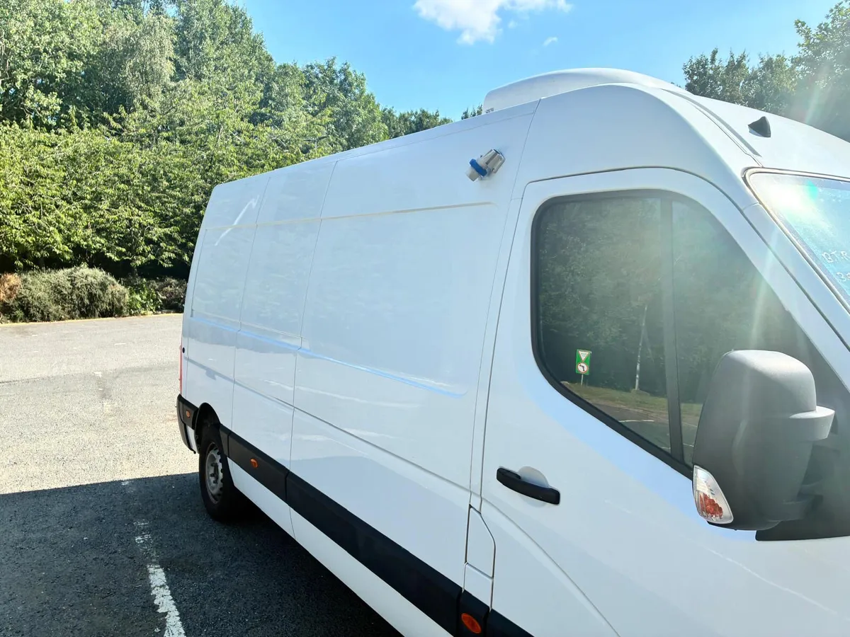 2020 Nissan NV400 Acenta dCi 135 FRIDGE VAN - Image 4