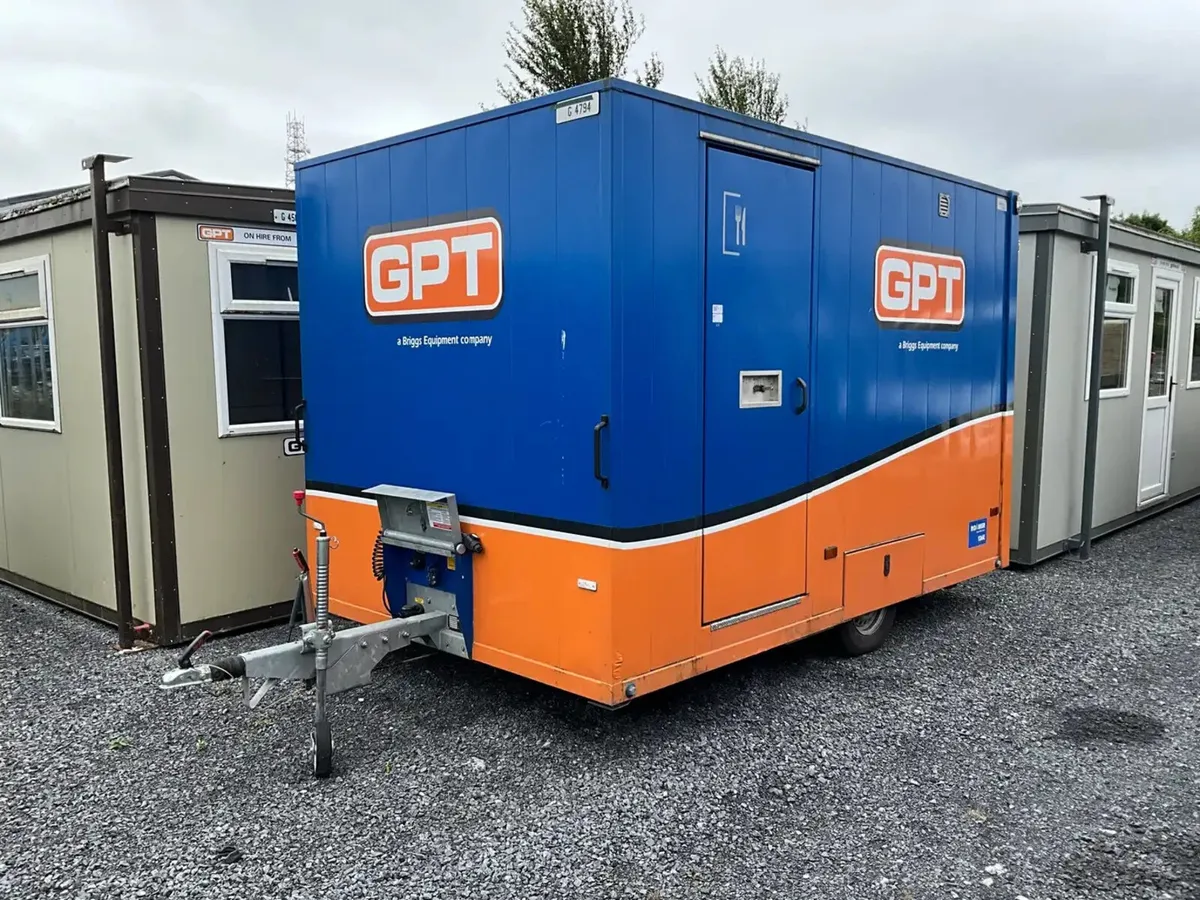 Cabin, Containers & Plant For Auction - Image 3