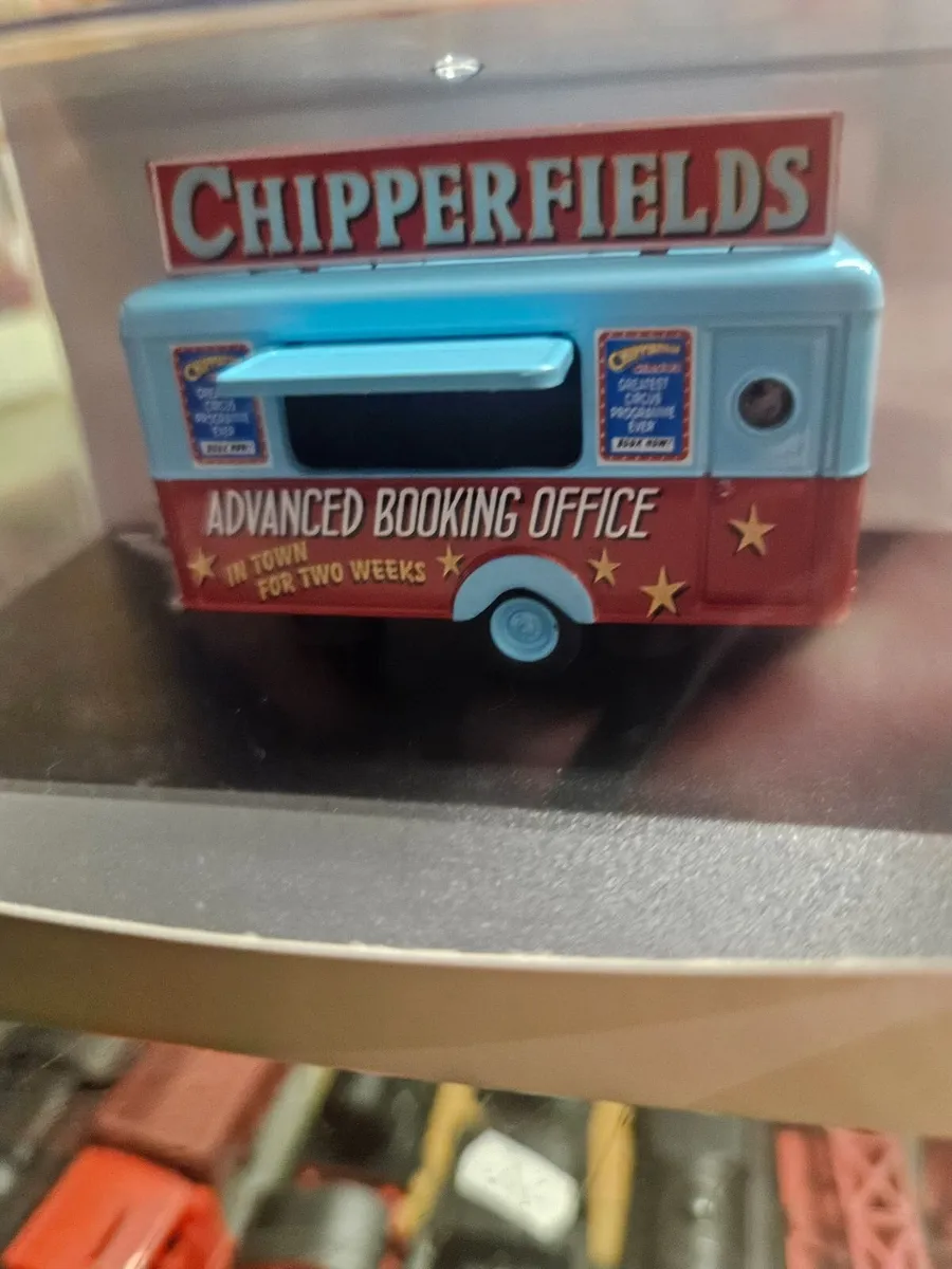 Corgi Oxford Chipperfields Circus Mobile Trailer - Image 1