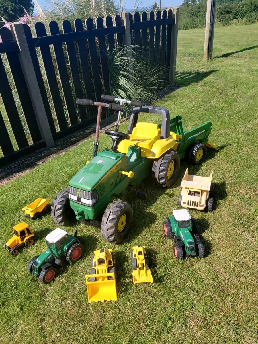 Ride on tractor & more - Image 1