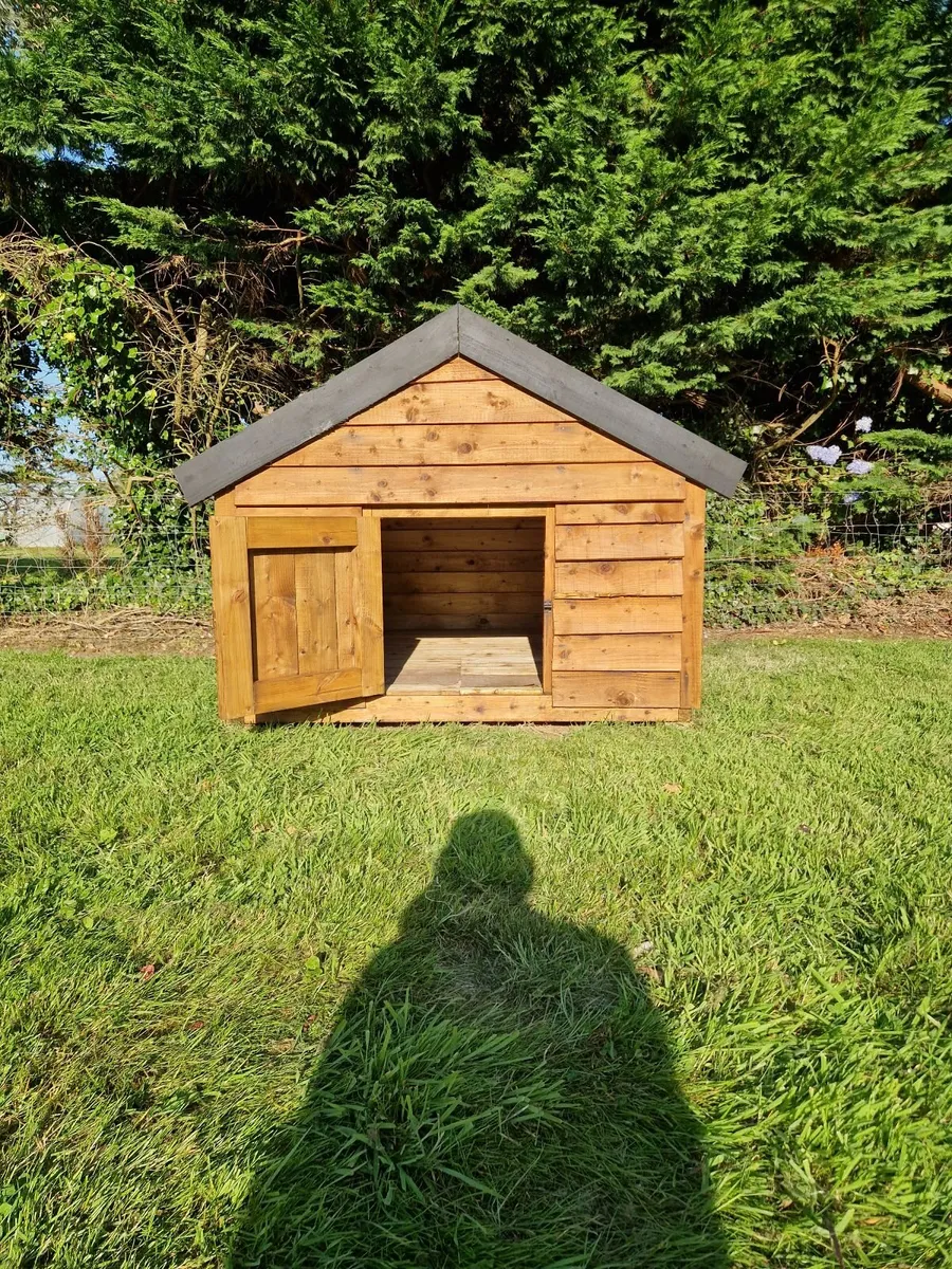 Large Dog house New - Image 4