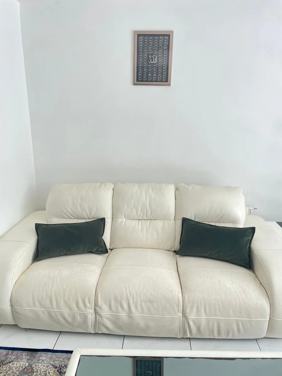 Leather couch and arm chair - Image 1