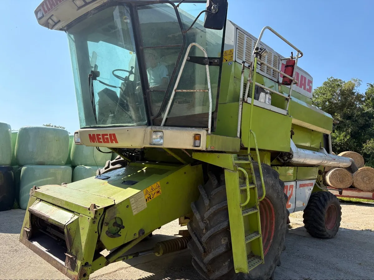 Claas Dominator Mega 202 Combine - Image 2