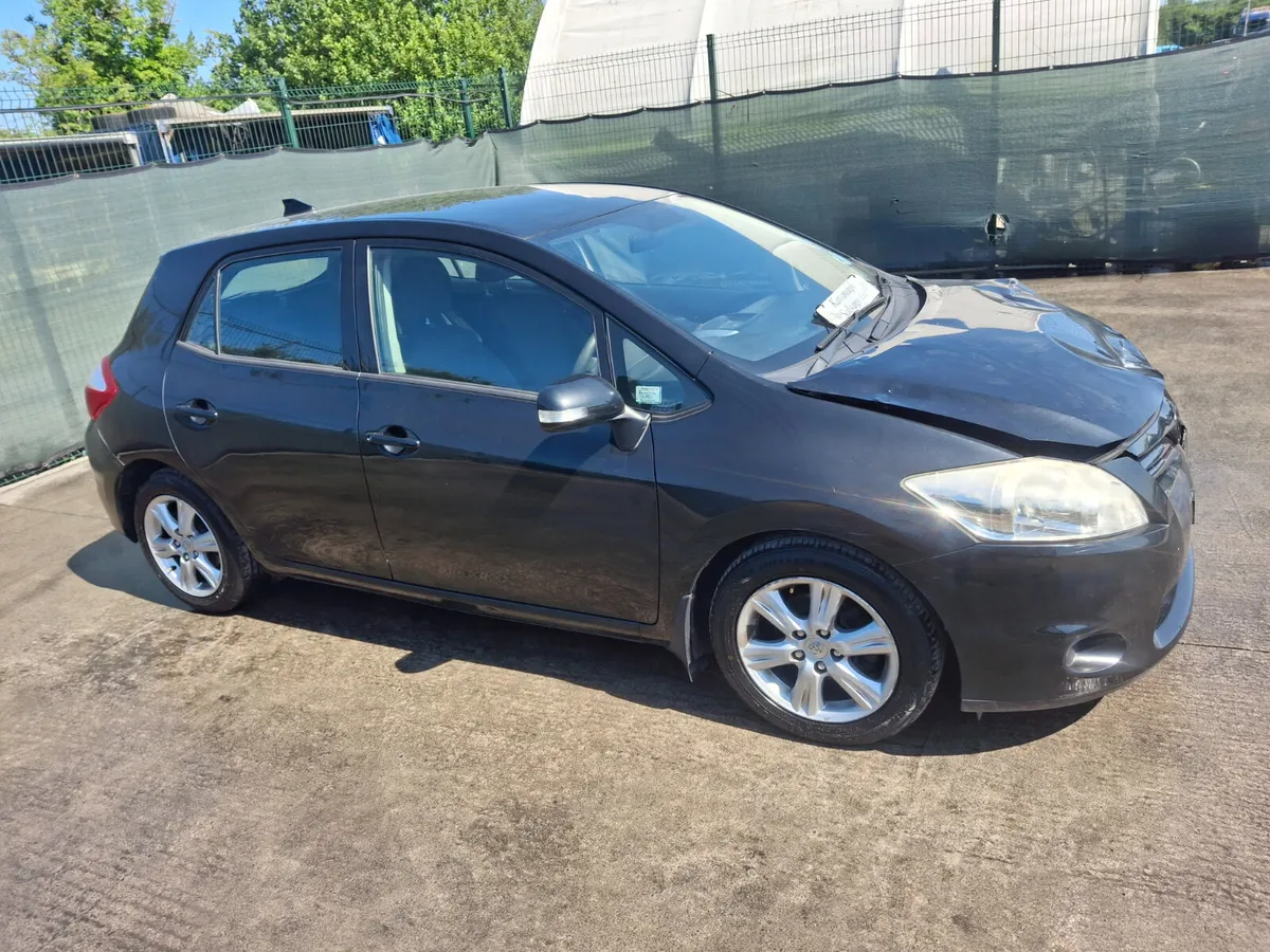 2012 Toyota Auris 1.4 D4D - Image 1