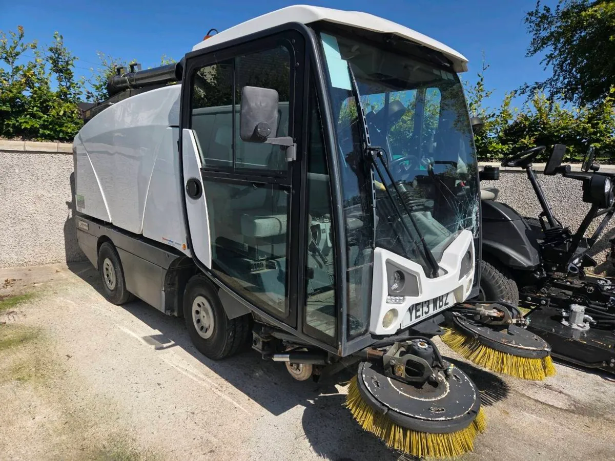 Johnston C201 sweeper - Image 1