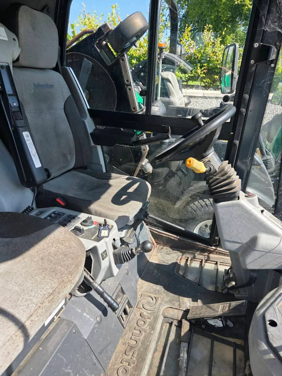 Johnston C201 sweeper - Image 3