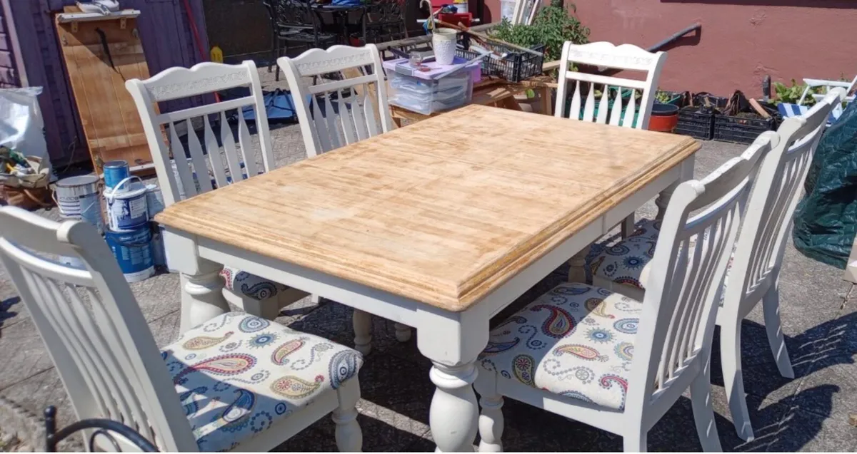 Table and Chairs - Image 1