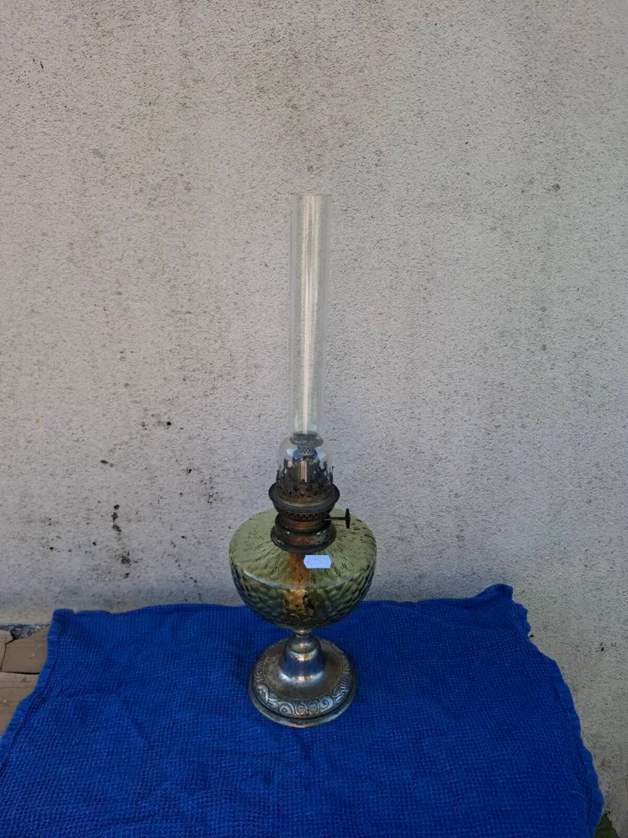 Old vintage oil lamp postage possible - Image 1