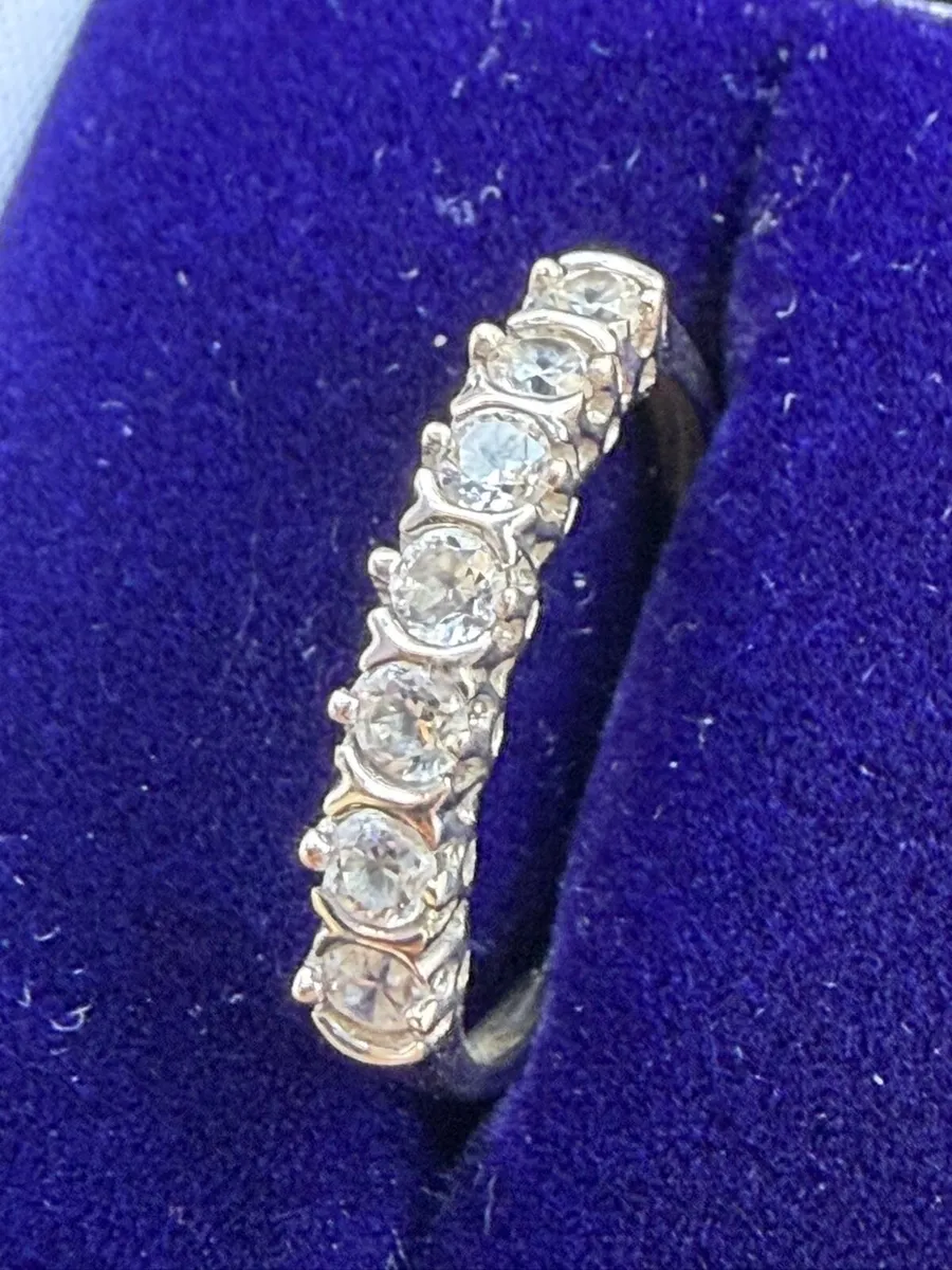 7 stone 9ct White Gold ring (Size M) - Image 2