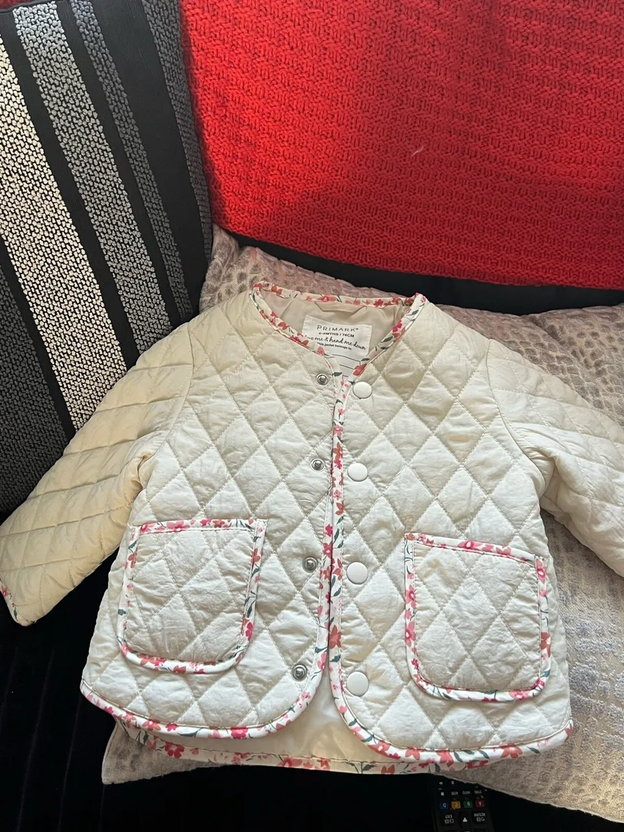 Girls new jacket 6/9 mths €5 - Image 1