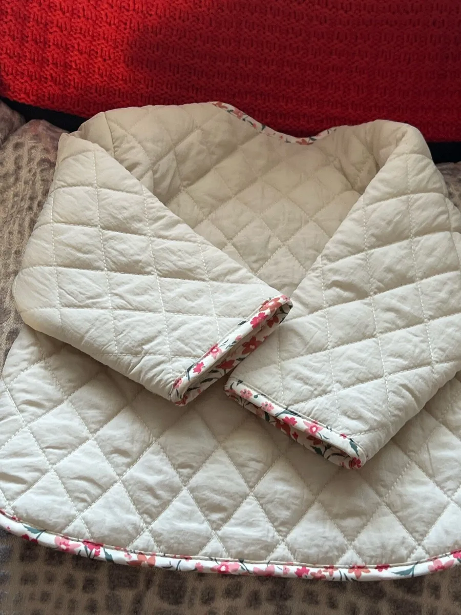 Girls new jacket 6/9 mths €5 - Image 2
