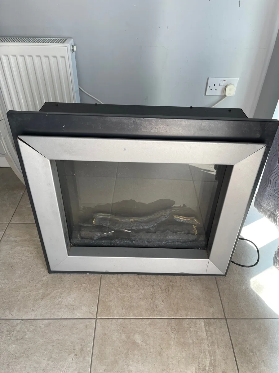 Wall mounted electric fireplace heater - Image 1